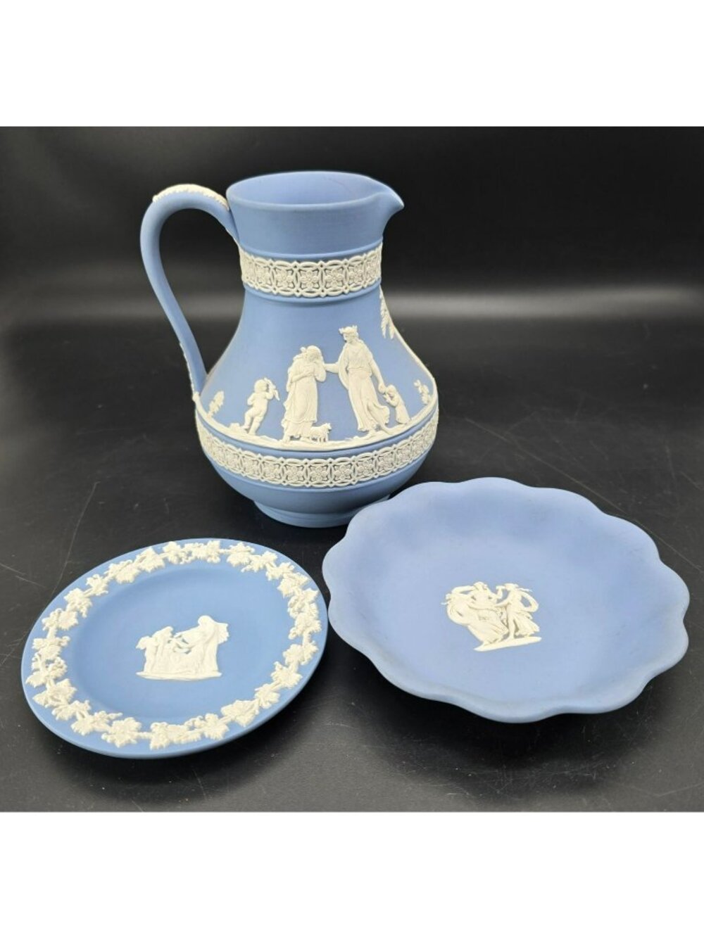 Vintage Wedgwood Jasperware Blue Pitcher & Plates Set Classical Relief VL5040